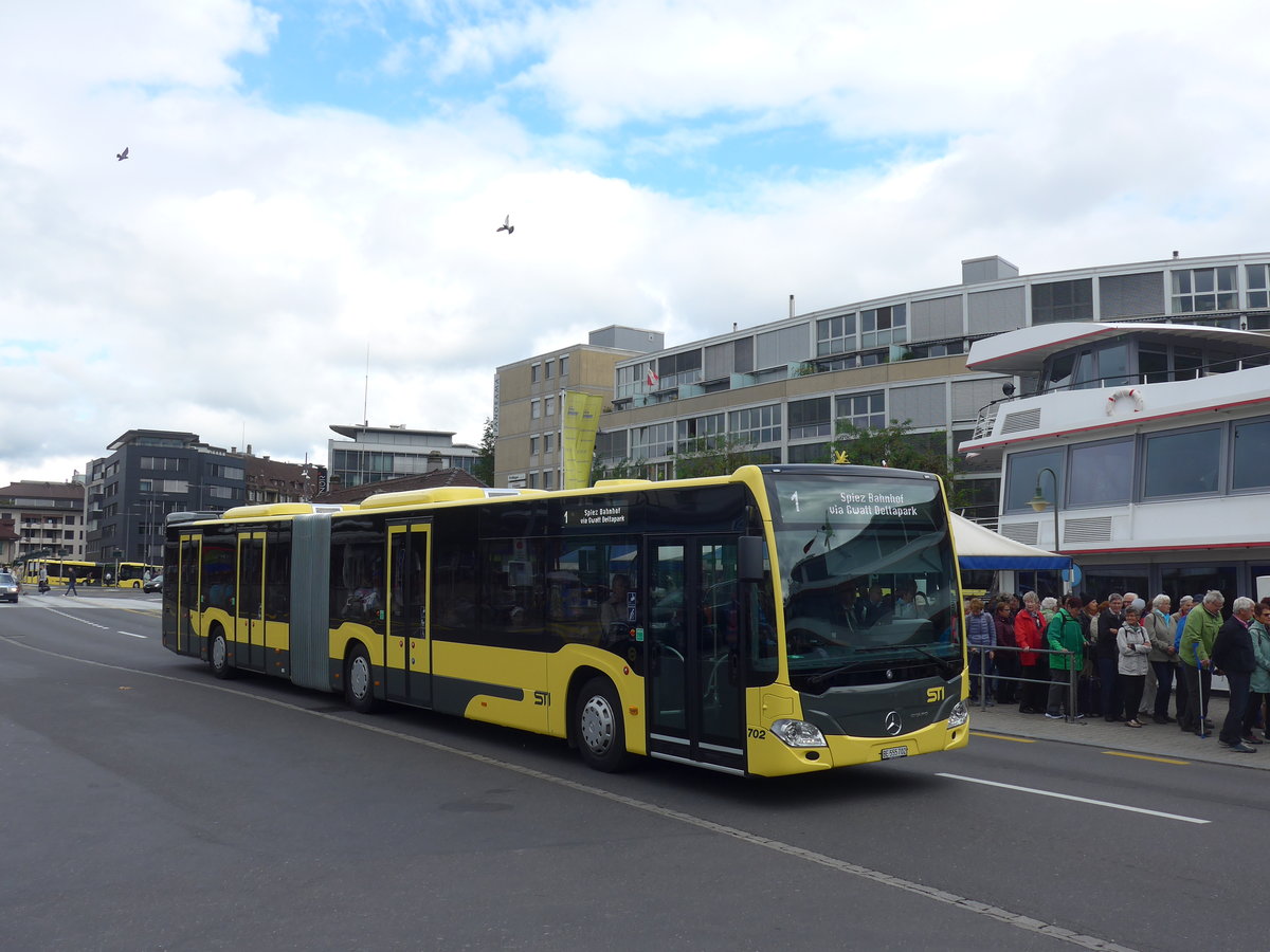 (197'962) - STI Thun - Nr. 702/BE 555'702 - Mercedes am 24. September 2018 beim Bahnhof Thun