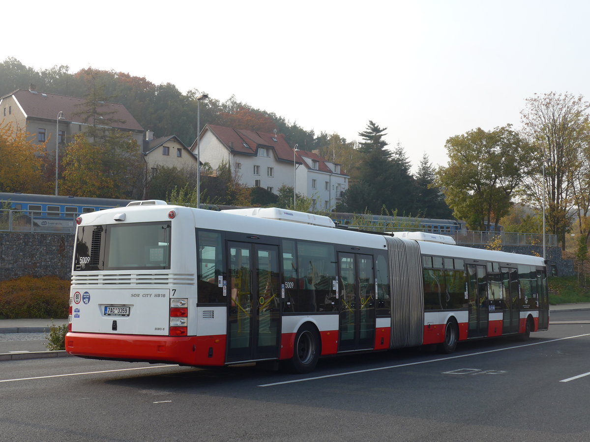 (198'527) - DPP Praha - Nr. 5009/7AC 3359 - SOR am 19. Oktober 2018 in Praha, Ndraz Veleslavn