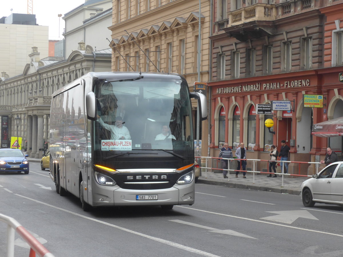 (198'574) - Katev, Praha - 5AS 7701 - Setra am 19. Oktober 2018 in Praha, Florenc