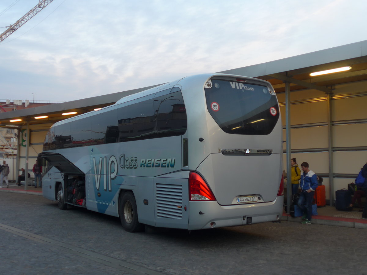 (198'922) - Aus der Ukraine: Lubjano Trans - AO 6827 BI - Neoplan am 20. Oktober 2018 in Praha, Florenc