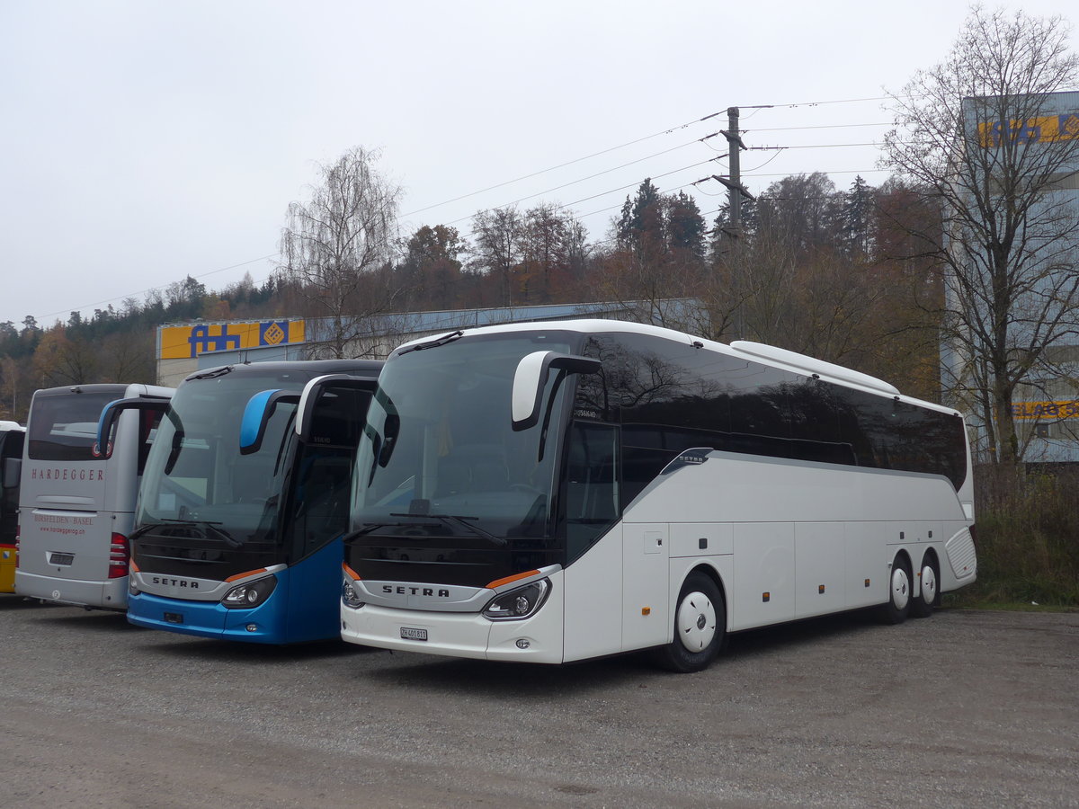 (199'413) - EvoBus, Kloten - ZH 401'811 - Setra am 18. November 2018 in Kloten, EvoBus