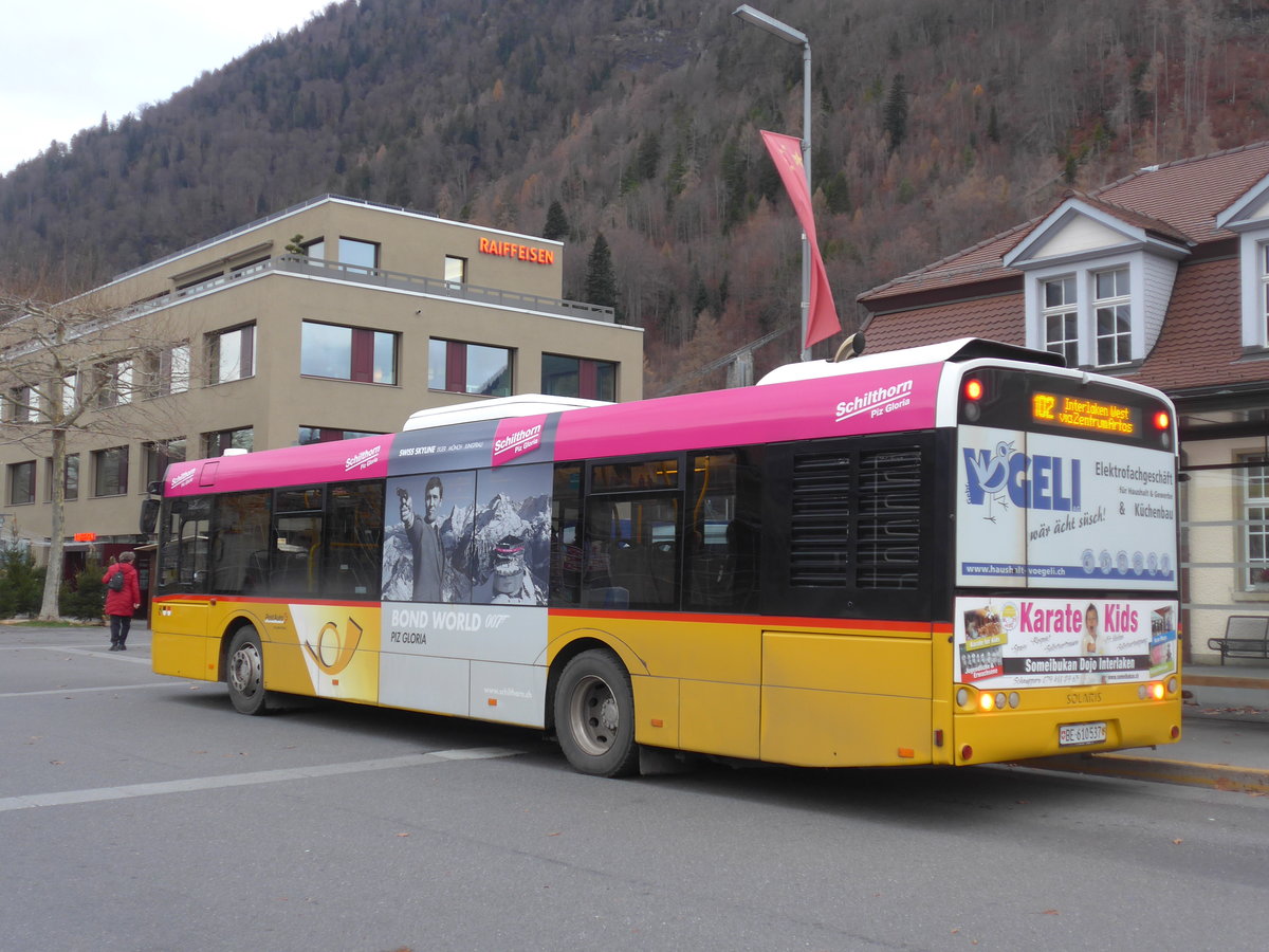 (199'880) - PostAuto Bern - BE 610'537 - Solaris am 8. Dezember 2018 beim Bahnhof Interlaken Ost