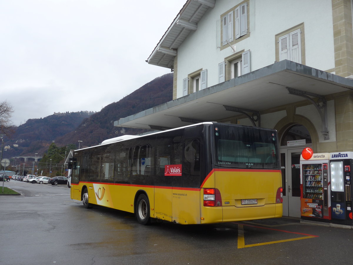 (200'046) - TPC Aigle - Nr. CP14/VD 205'620 - MAN (ex MOB Montreux) am 17. Dezember 2018 beim Bahnhof Villeneuve