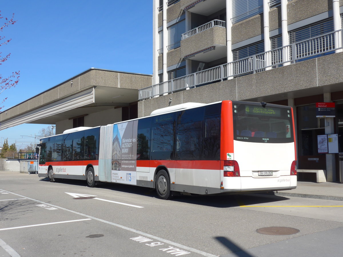 (202'704) - St. Gallerbus, St. Gallen - Nr. 282/SG 198'282 - MAN am 21. Mrz 2019 beim Bahnhof Wittenbach