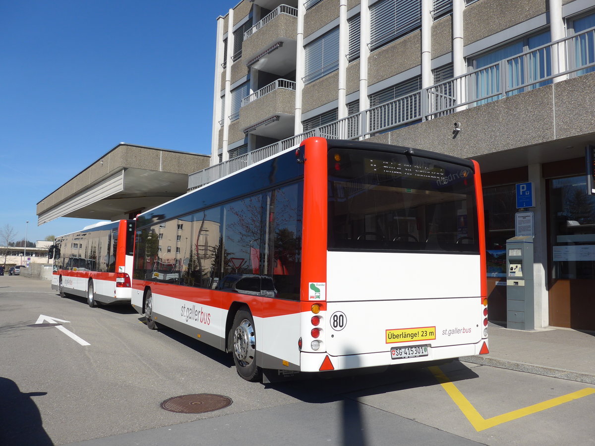 (202'720) - St. Gallerbus, St. Gallen - Nr. 301/SG 415'301 - Hess Personenanhnger am 21. Mrz 2019 beim Bahnhof Wittenbach