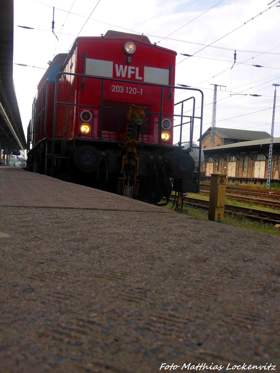 203 120 der WFL im Stralsunder Hbf am 23.5.16