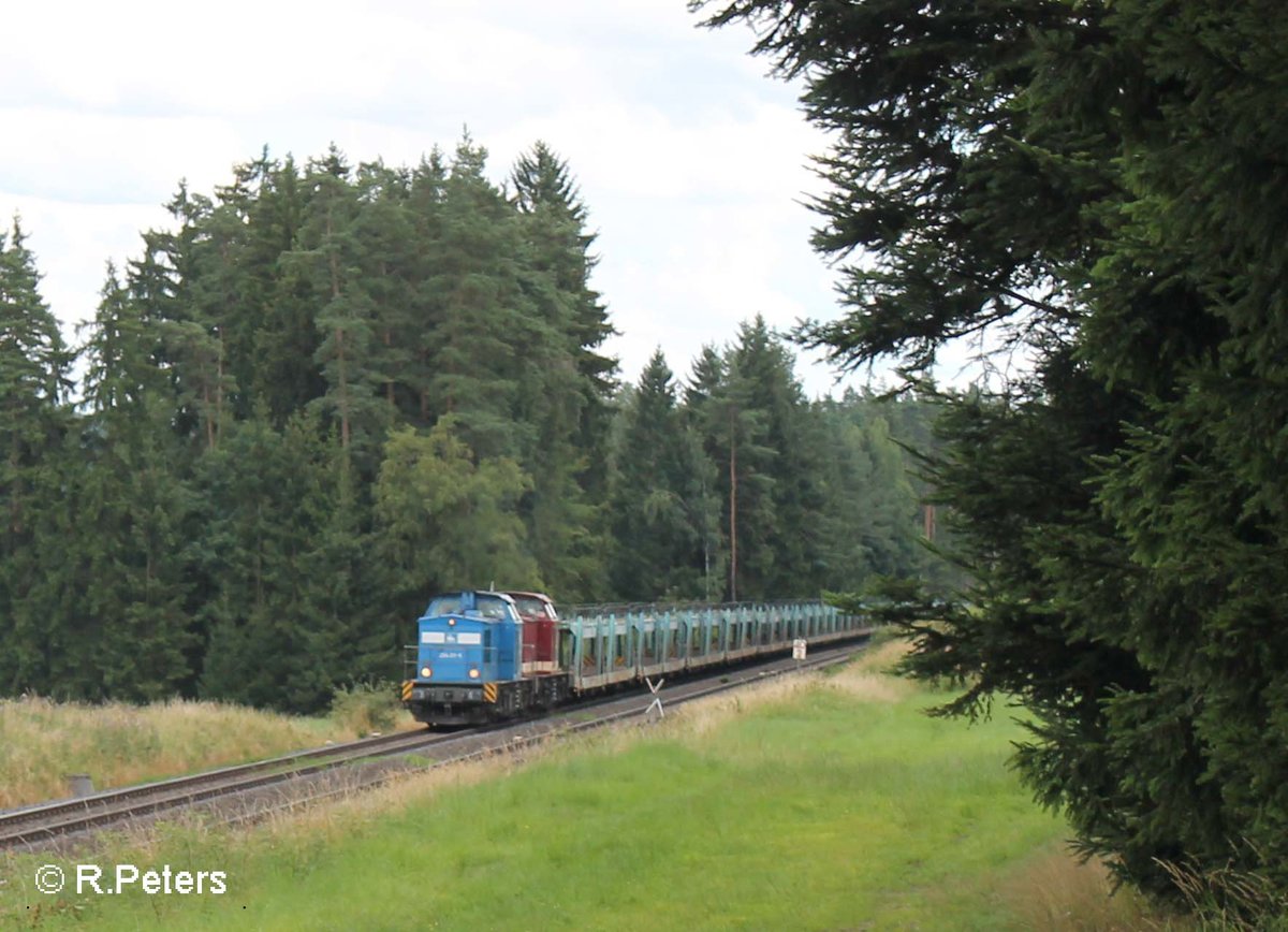 204 011-5 + 204 425 mit dem Leeren Autozug nach Mosel kurz vor Pechbrunn. 30.07.16