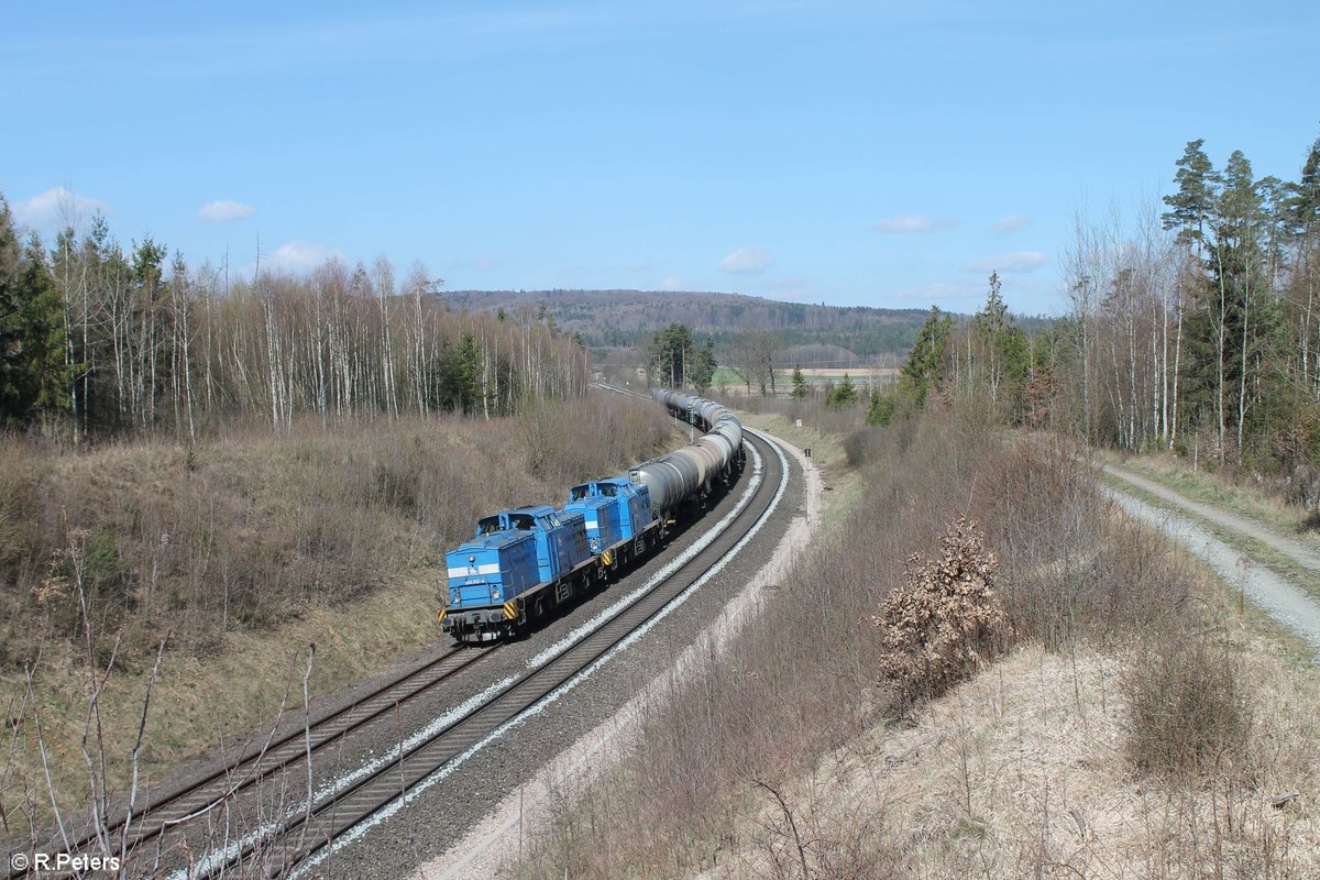 204 012 und 204 031 ziehten kurz vor Wiesau den Hauer-Kesselzug nach Weiden West. 10.04.20