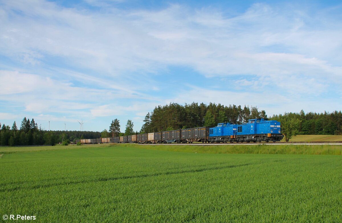 204 031-1 + 204 016-0 ziehen bei Marktleuthen ein leeren Innofreight Kokszug nach Tschechien. 02.06.22