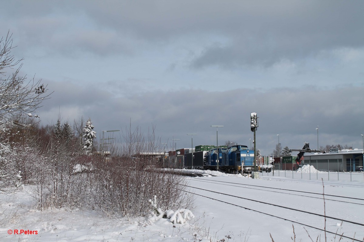 204 031-1 und 204 012-4 sind mit dem Containerzug in Wiesau angekommen. 30.01.15