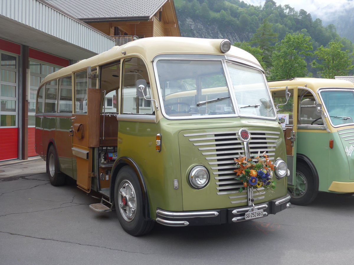 (206'276) - Nostalgieclub, Filzbach - SG 252'661 - FBW/R&J (ex Steiner, Kaltbrunn; ex Grnenfelder, Walenstadt) am 15. Juni 2019 in Elm, Station