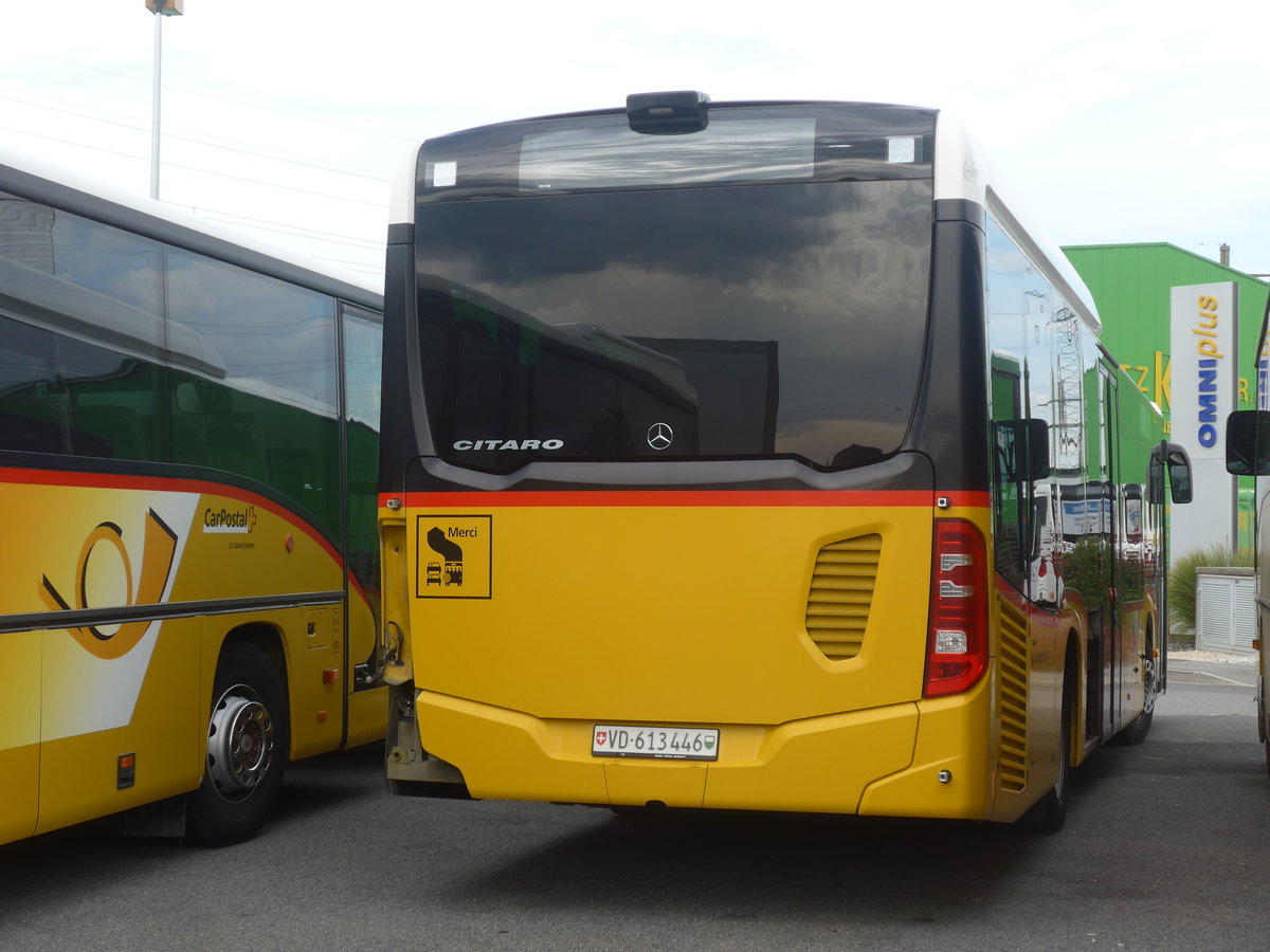 (210'267) - CarPostal Ouest - VD 613'446 - Mercedes am 12. Oktober 2019 in Kerzers, Interbus