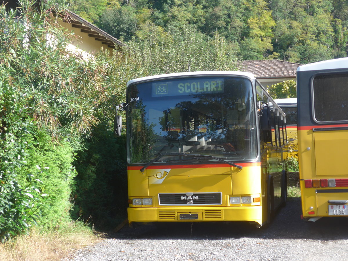 (210'552) - AutoPostale Ticino - (TI 215'389) - MAN/Lauber (ex Nr. 304; ex P 23'030) am 26. Oktober 2019 in Maroggia, Garage Merzaghi