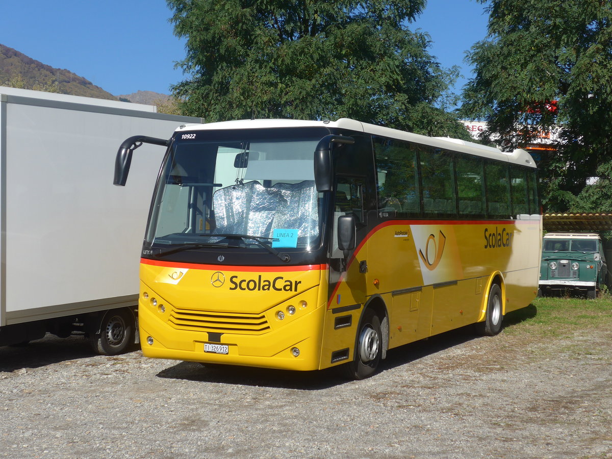 (210'558) - AutoPostale Ticino - TI 326'912 - Mercedes/UNVI am 26. Oktober 2019 in Manno, Industrie