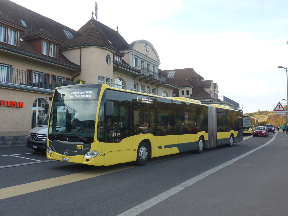 (210'701) - STI Thun - Nr. 705/BE 754'705 - Mercedes am 27. Oktober 2019 beim Bahnhof Spiez