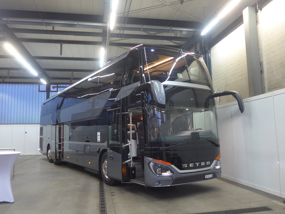 (210'860) - EvoBus, Kloten - ZH 934'783 - Setra am 8. November 2019 in Kloten, EvoBus