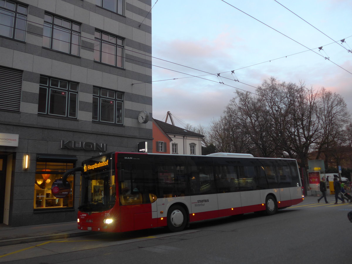 (212'666) - sW Winterthur - Nr. 235/ZH 661'235 - MAN am 7. Dezember 2019 in Winterthur, Schmidgasse