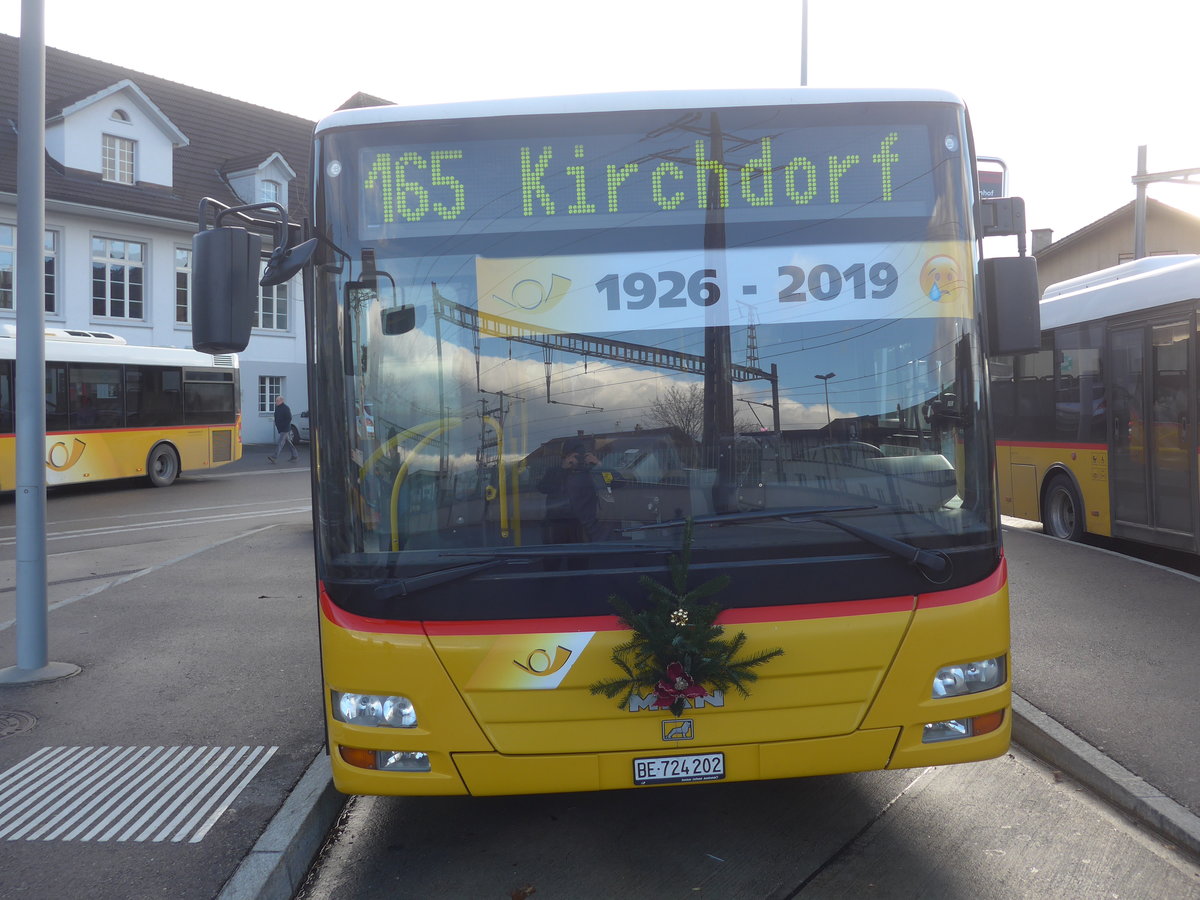 (212'924) - PostAuto Bern - Nr. 202/BE 724'202 - MAN (ex RBS Worblaufen Nr. 202) am 14. Dezember 2019 beim Bahnhof Mnsingen