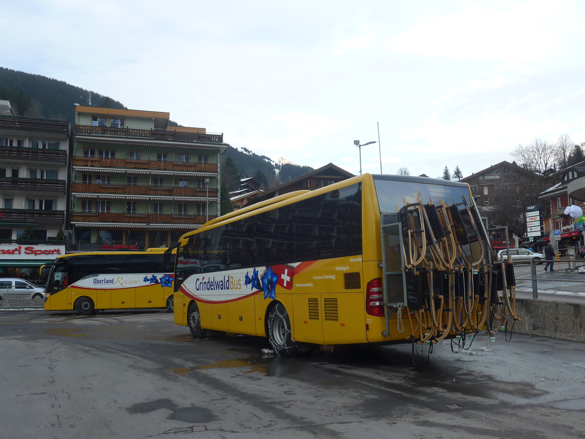 (213'187) - Grindelwaldbus, Grindelwald - Nr. 30/BE 171'240 - Mercedes am 26. Dezember 2019 beim Bahnhof Grindelwald