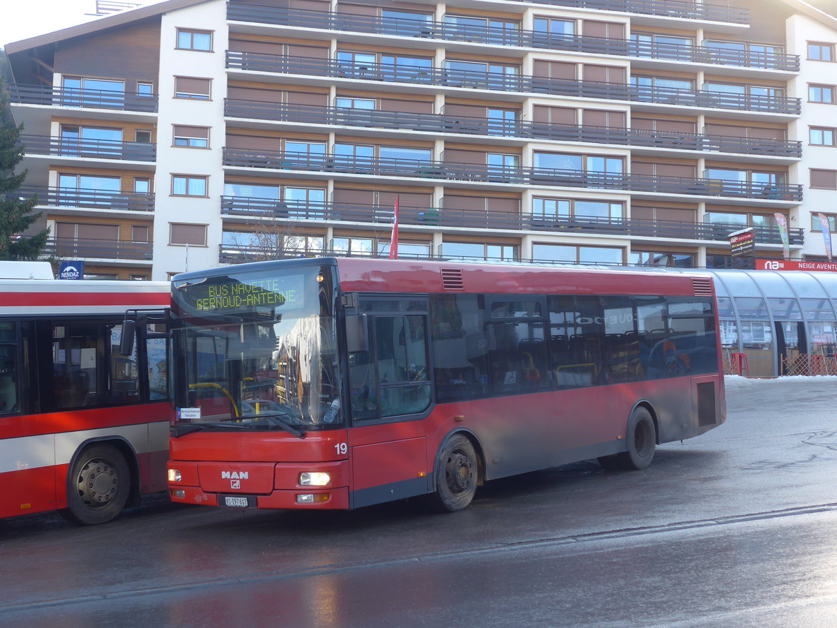 (213'344) - Lathion, Sion - Nr. 19/VS 197'617 - MAN/Gppel (ex AFA Adelboden Nr. 19) am 4. Januar 2020 in Haute-Nendaz, Tlcabine