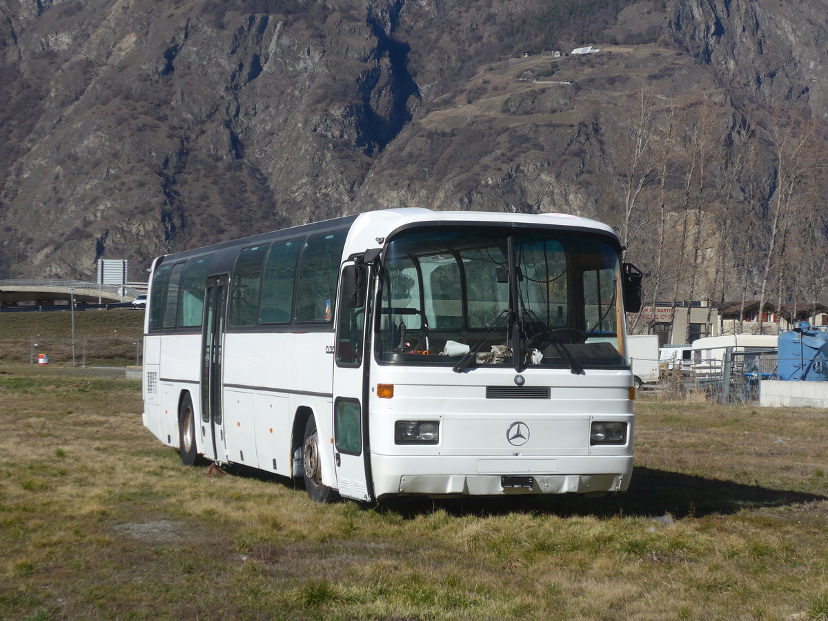 (214'784) - VIBUH, La Tour-de-Trme - Mercedes (ex L'Oiseau Bleu, Sierre; ex SMC Montana Nr. 48) am 22. Februar 2020 in Saxon, Industrie