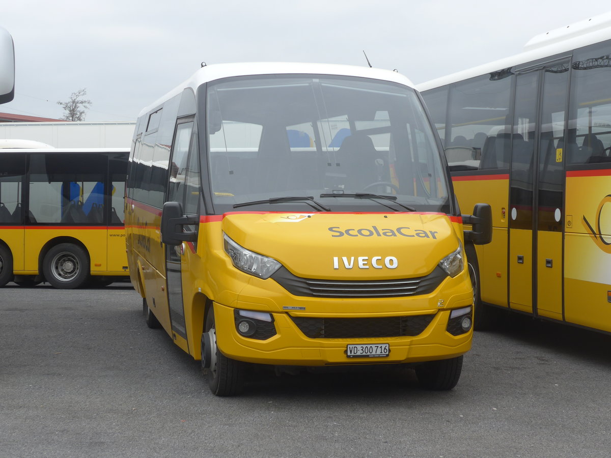 (215'438) - CarPostal Ouest - VD 300'716 - Iveco/Rosero am 22. Mrz 2020 in Kerzers, Interbus