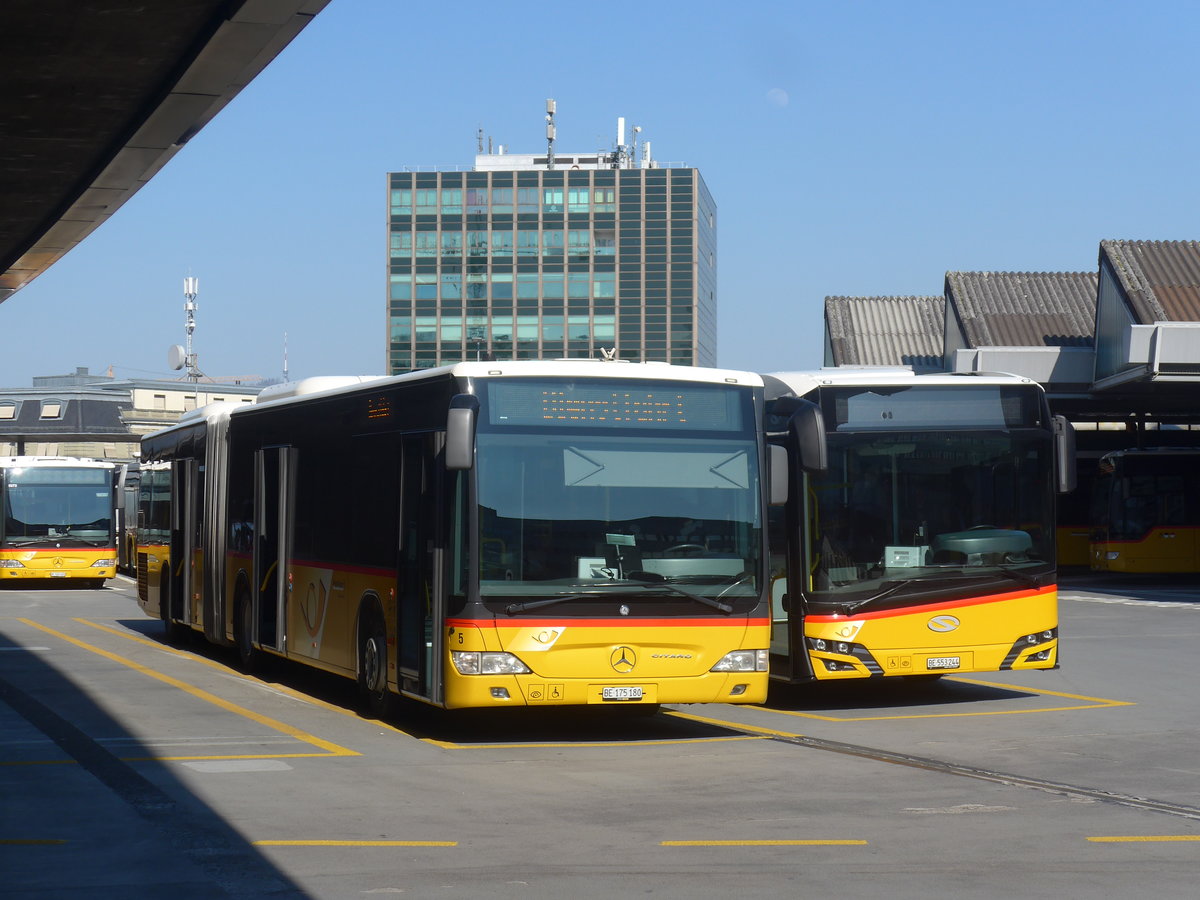 (215'826) - Steiner, Ortschwaben - Nr. 5/BE 175'180 - Mercedes am 4. April 2020 in Bern, Postautostation