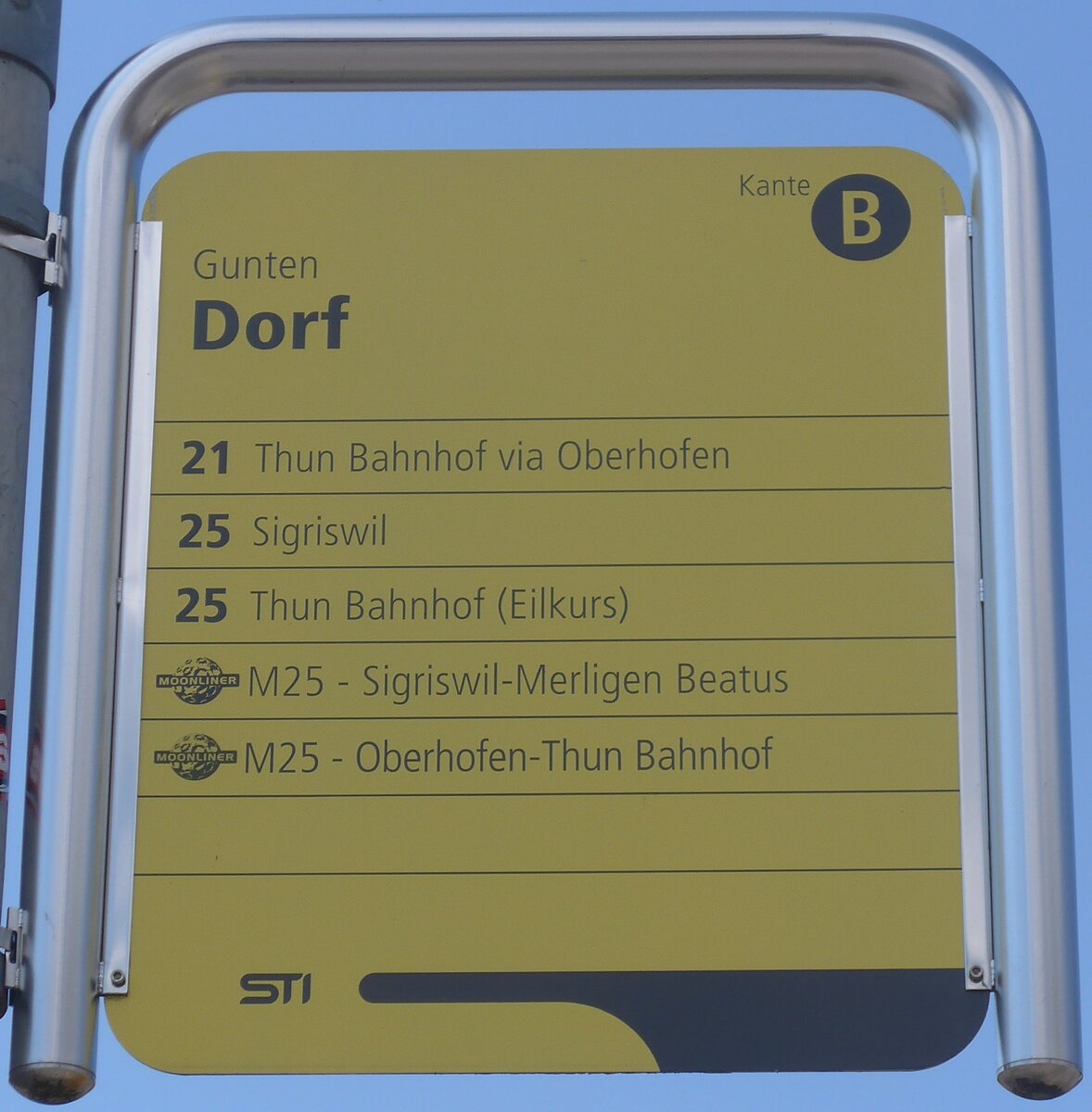 (215'956) - STI-Haltestellenschild - Gunten, Dorf - am 8. April 2020