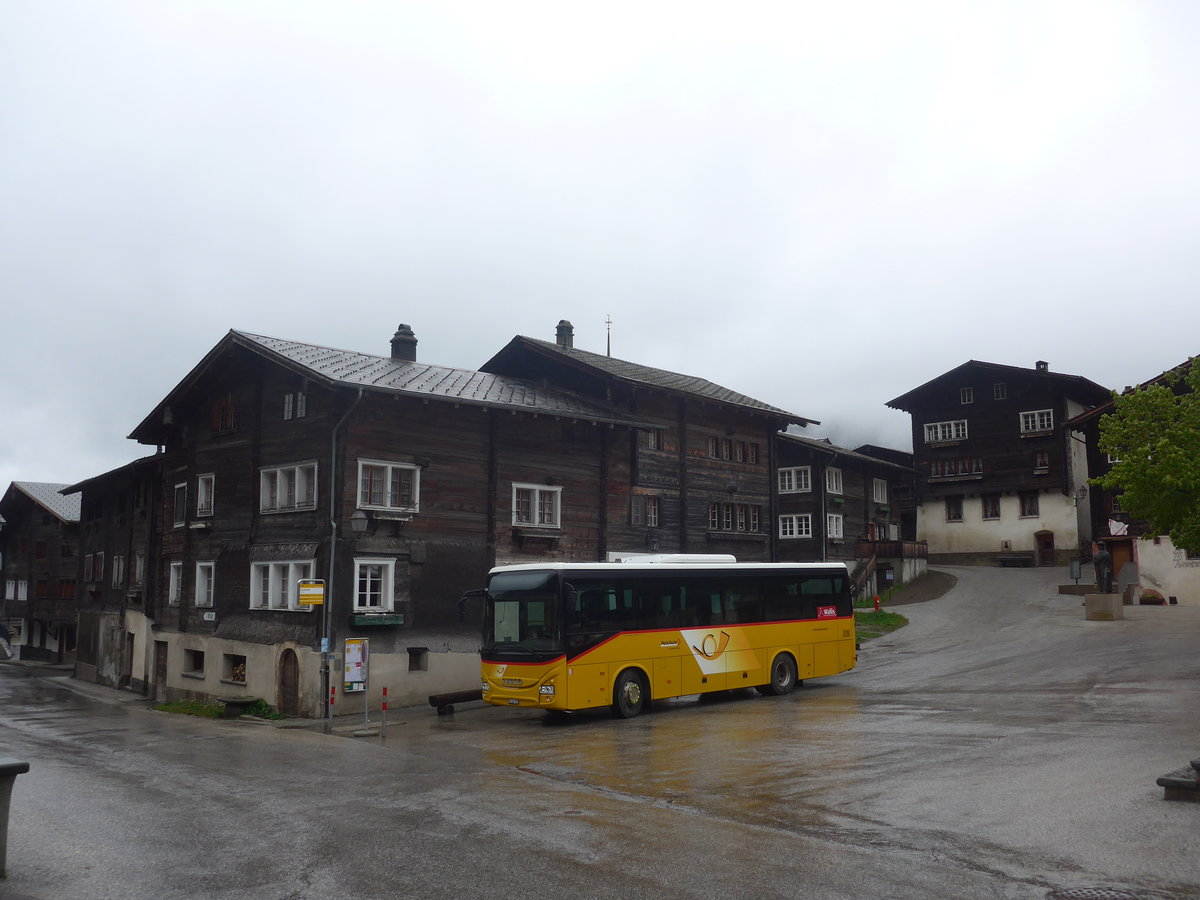 (216'625) - Seiler, Ernen - VS 464'701 - Iveco (ex PostAuto Wallis) am 2. Mai 2020 in Ernen, Dorfplatz