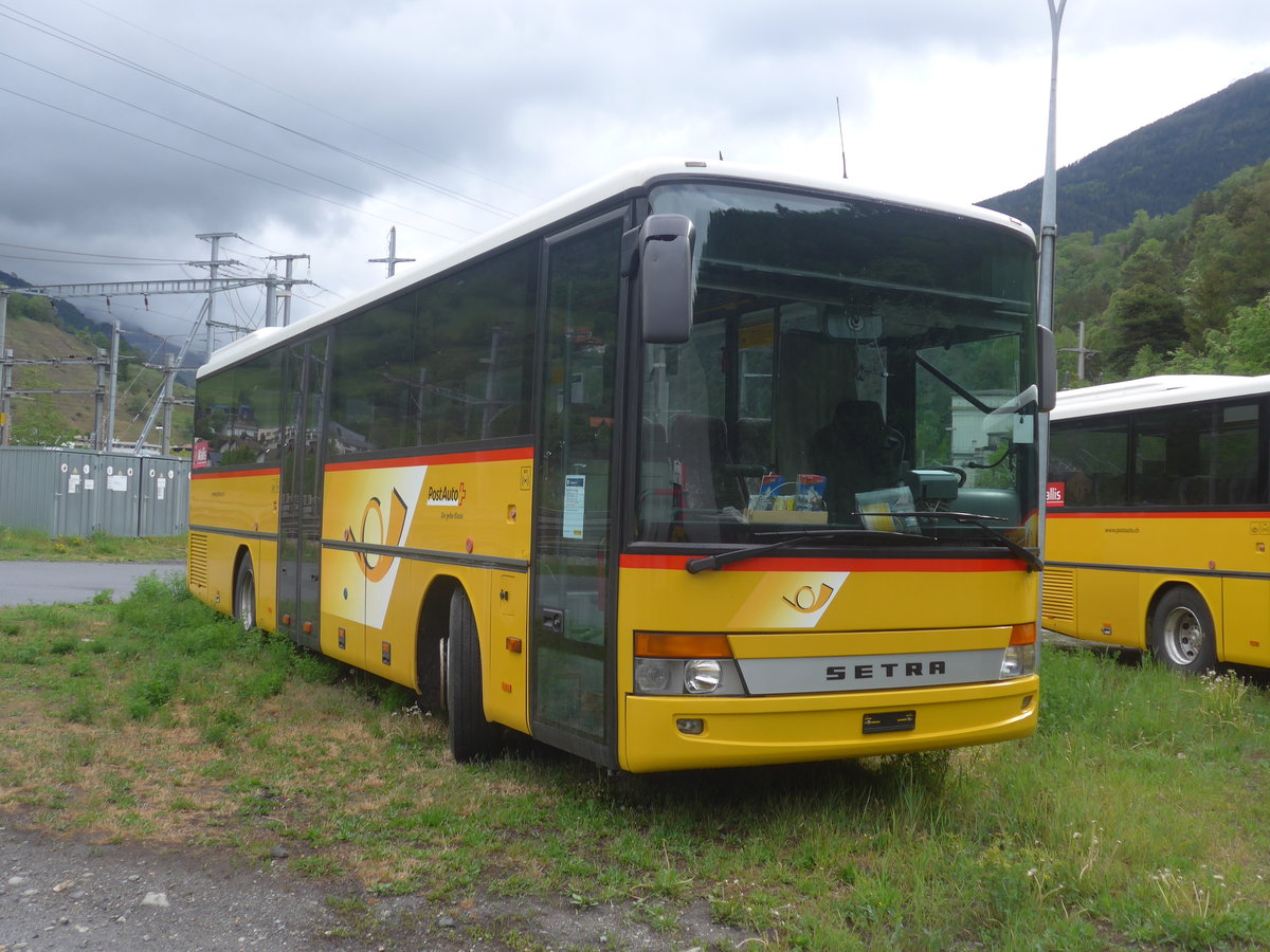 (216'644) - PostAuto Wallis (VS 241'974) - Setra am 2. Mai 2020 bei Brig