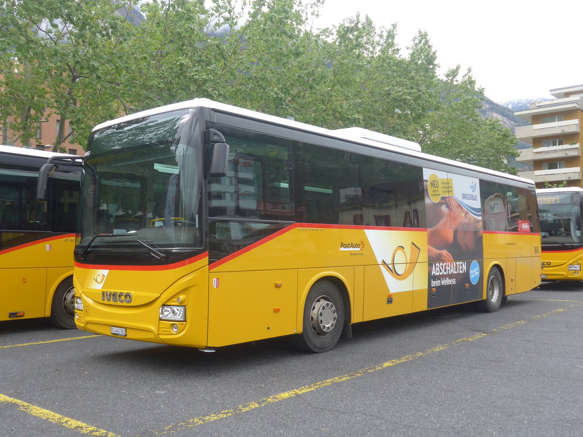 (216'659) - PostAuto Wallis - VS 445'902 - Iveco am 2. Mai 2020 in Brig, Garage