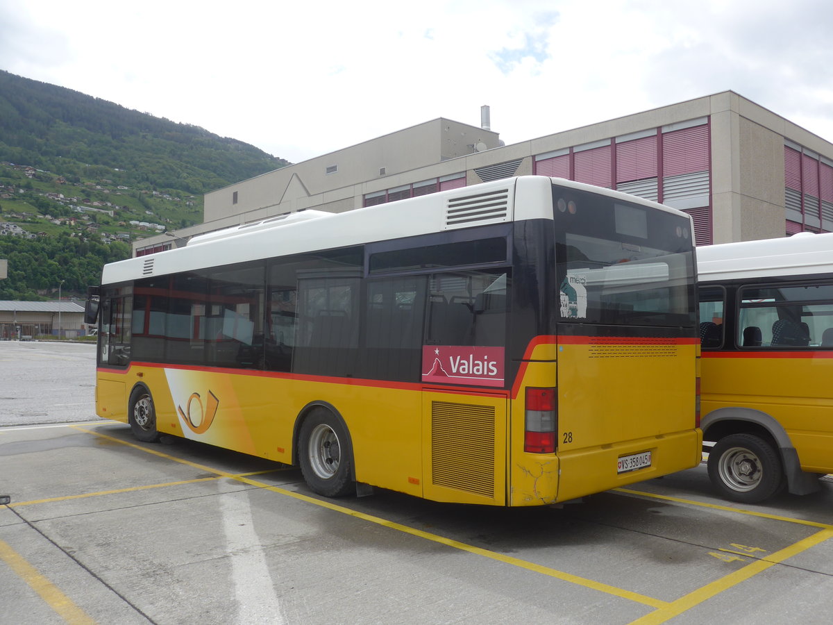 (216'687) - PostAuto Wallis - Nr. 28/VS 358'045 - MAN/Gppel (ex TSAR, Sierre; ex Epiney, Ayer; ex Dupraz, Soral Nr. 53; ex TourisCar, Genve Nr. 900) am 2. Mai 2020 in Sion, Garage