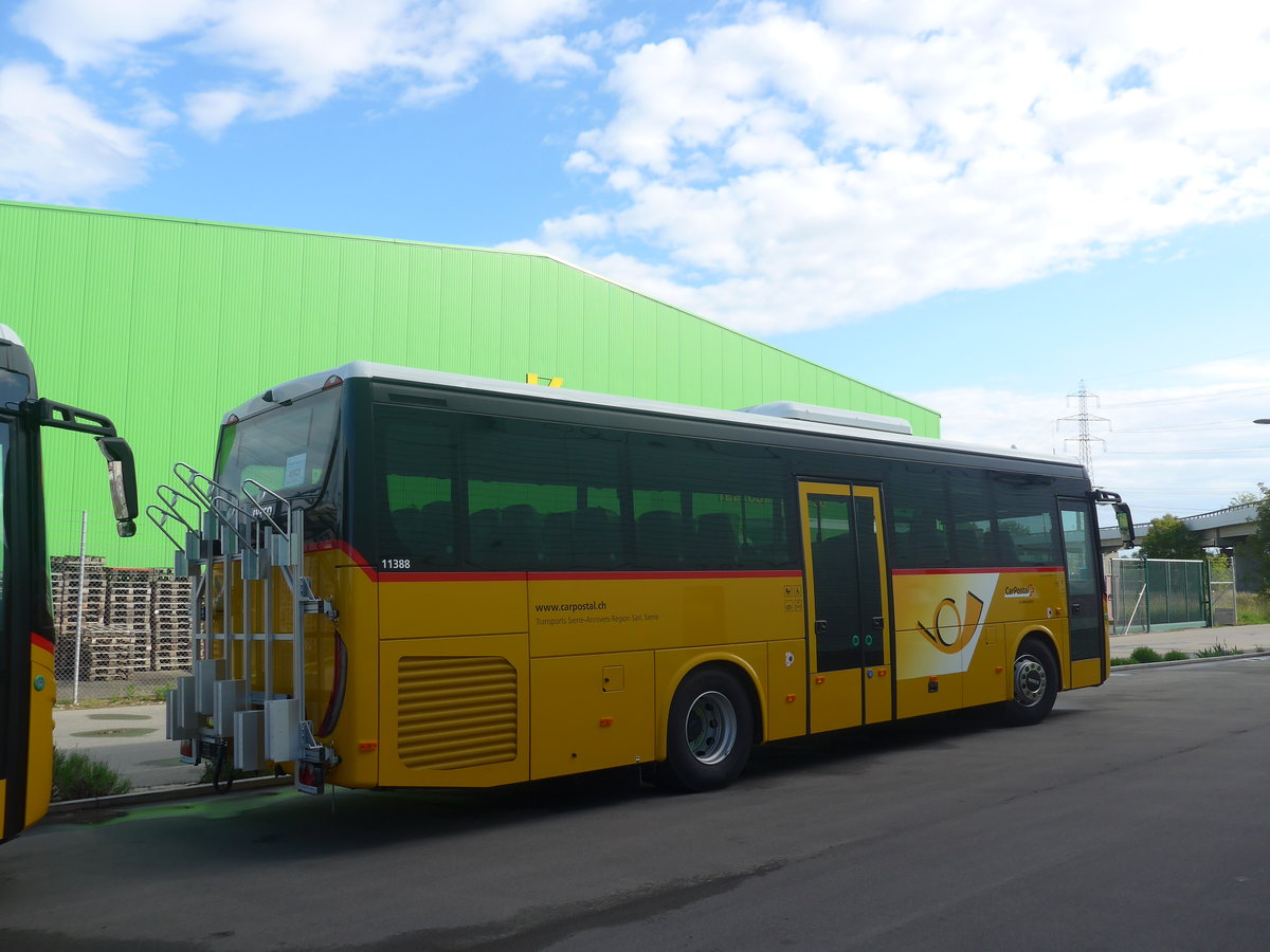 (216'900) - TSAR, Sierre - PID 11'388 - Iveco am 10. Mai 2020 in Kerzers, Interbus