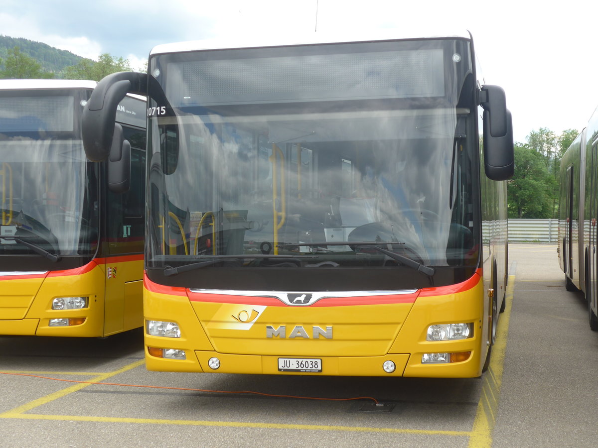 (216'942) - CarPostal Ouest - JU 36'038 - MAN am 10. Mai 2020 in Develier, Parkplatz