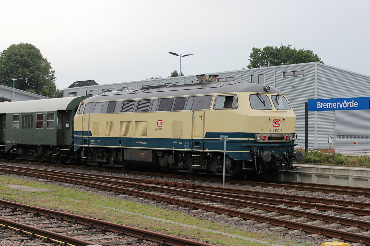 218 003-2 am Sonntag, den 01.10.2023 in Bremervörde Bahnhof.