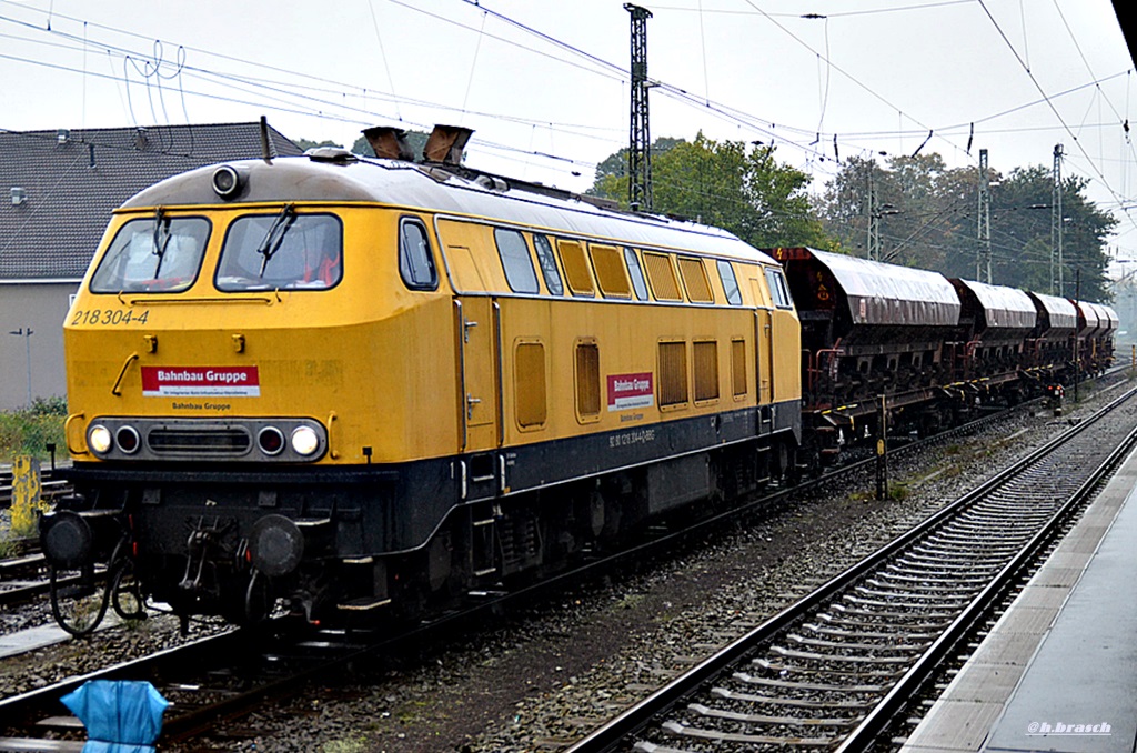 218 304-4 fuhr mit einen kurzen schotterzug durch bremen,15.10.15