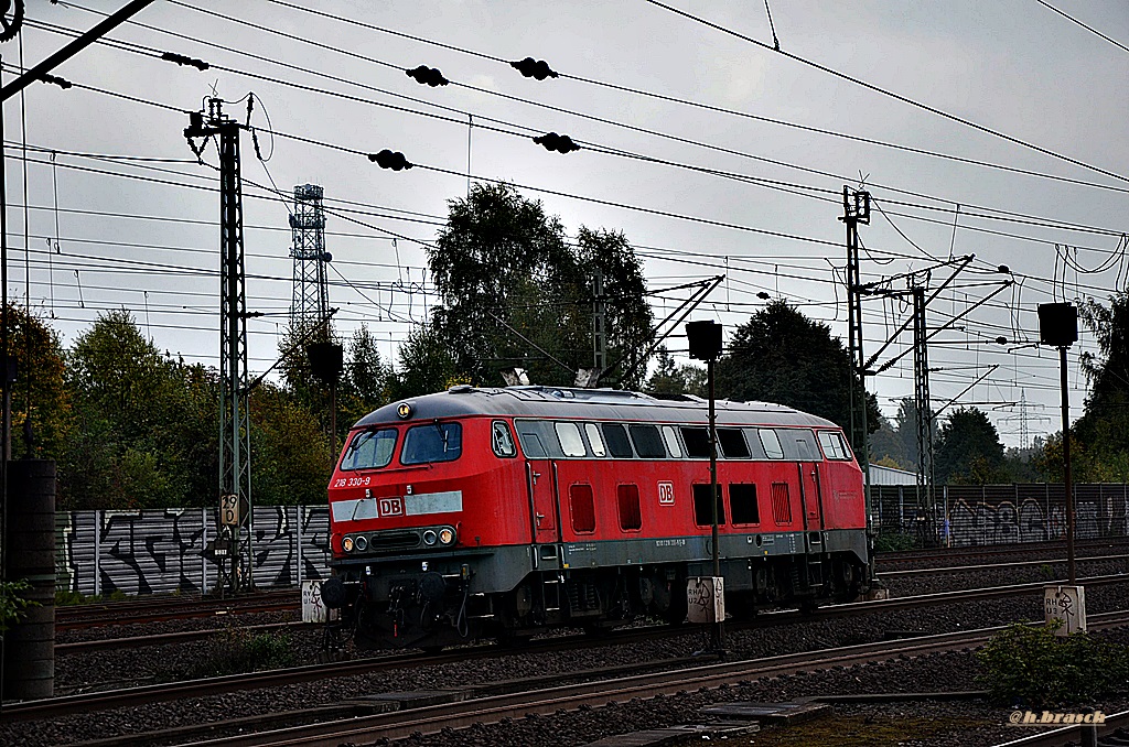 218 330-9 fuhr lz mit hoher geschwindigkeit durch hh-harburg,datum 30.09.14