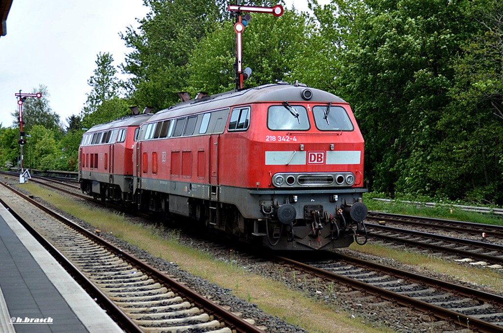 218 342-4 auf derf fahrt zum sylt-shuttle nach sylt,31.05.15