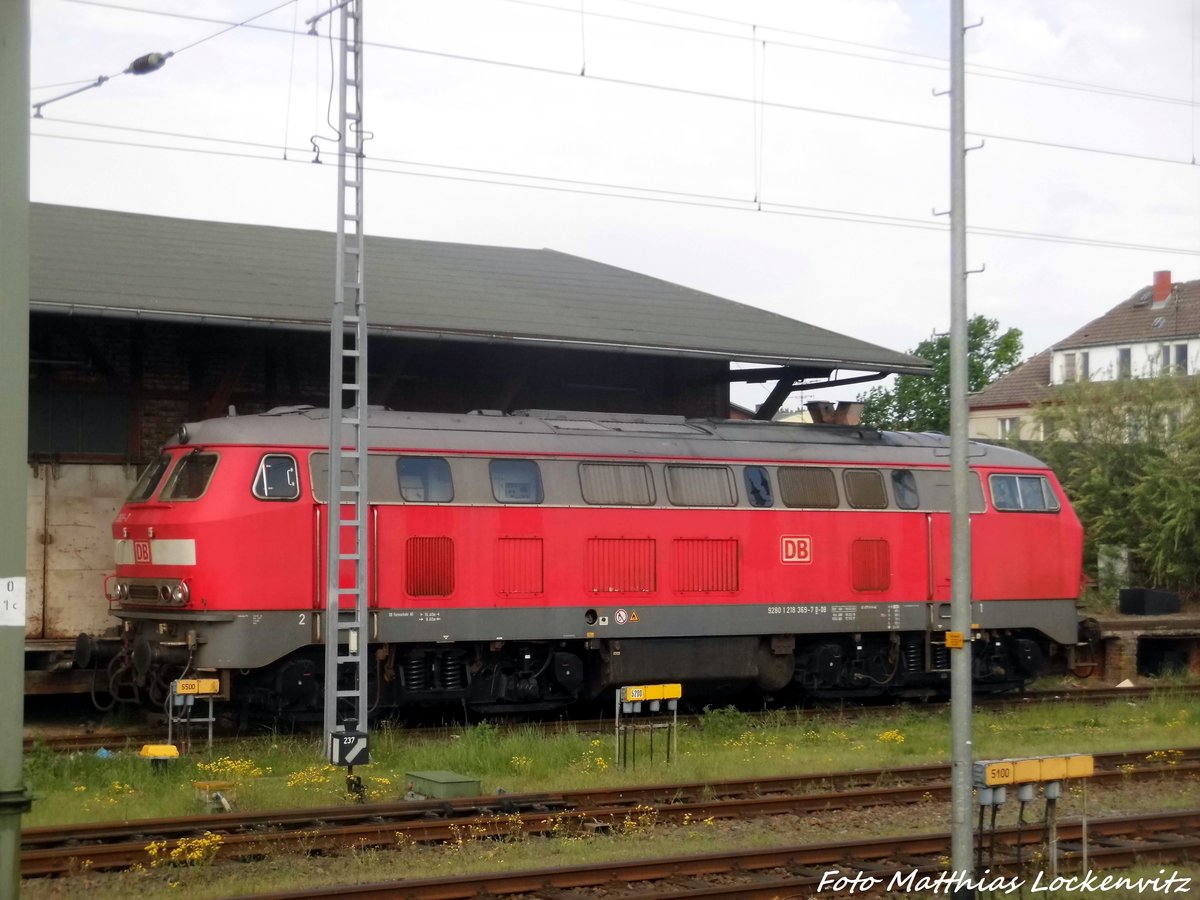 218 369 abgestellt im Stralsunder Hbf am 23.5.16