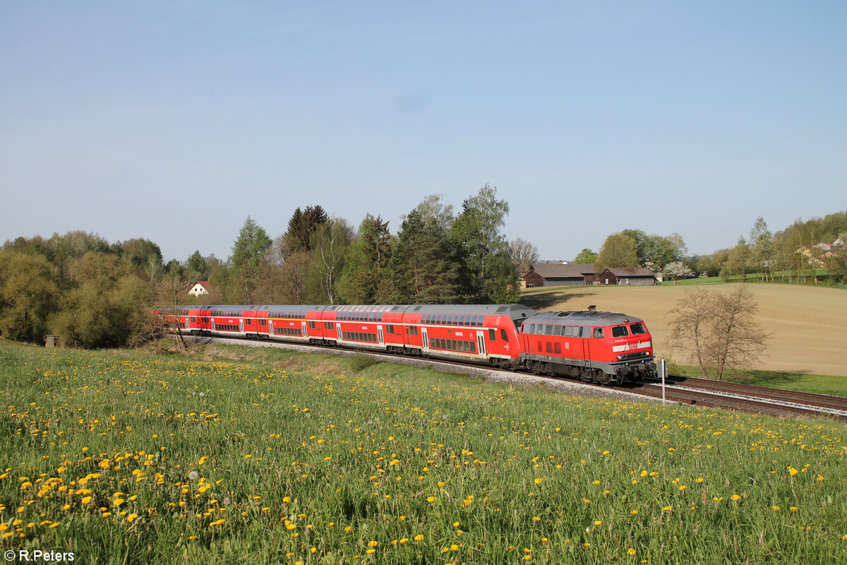 218 403-4 mit dem RE2 RE4852 München - Hof bei Escheldorf. 01.05.24