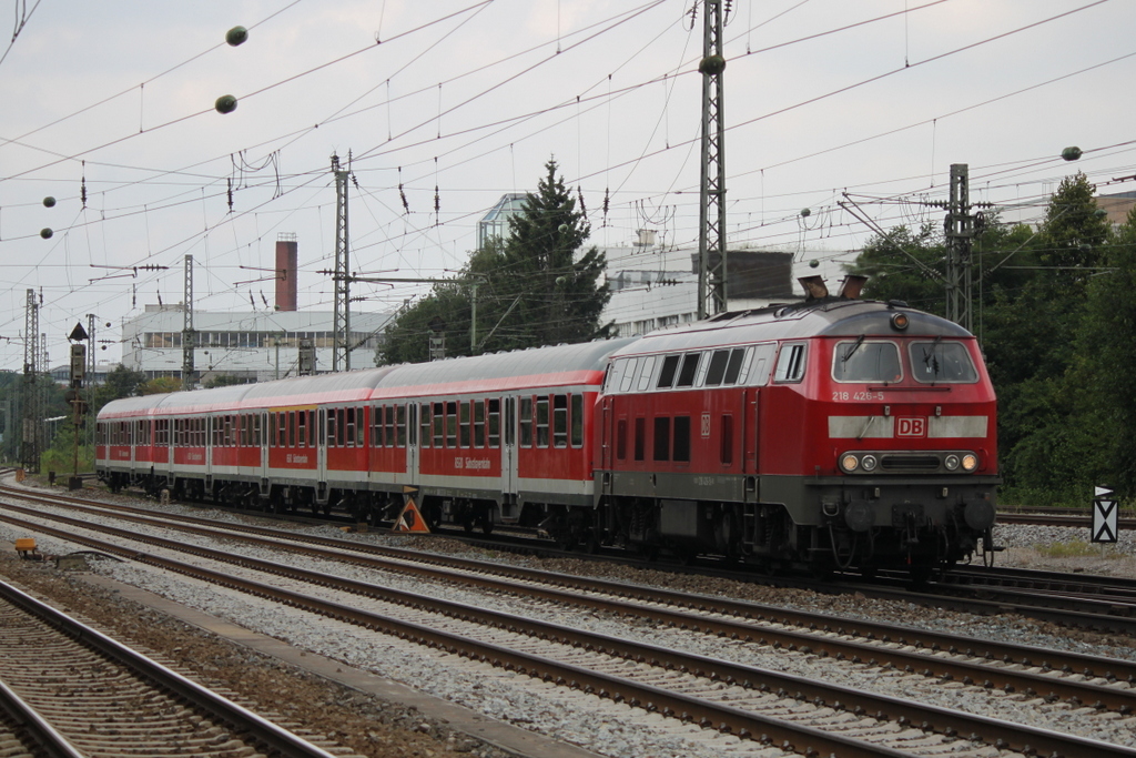 218 426-5 mit RB27043 von Mnchen Hbf nach Mhldorf(Oberbay)bei der Durchfahrt in Mnchen-Heimeranplatz.26.07.2016