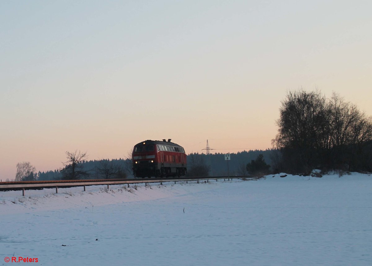 218 498-4 auf dem Weg als Tfzf 72391 Mühldorf (Obb) nach Chemnitz bei Marktleuthen. 15.02.17