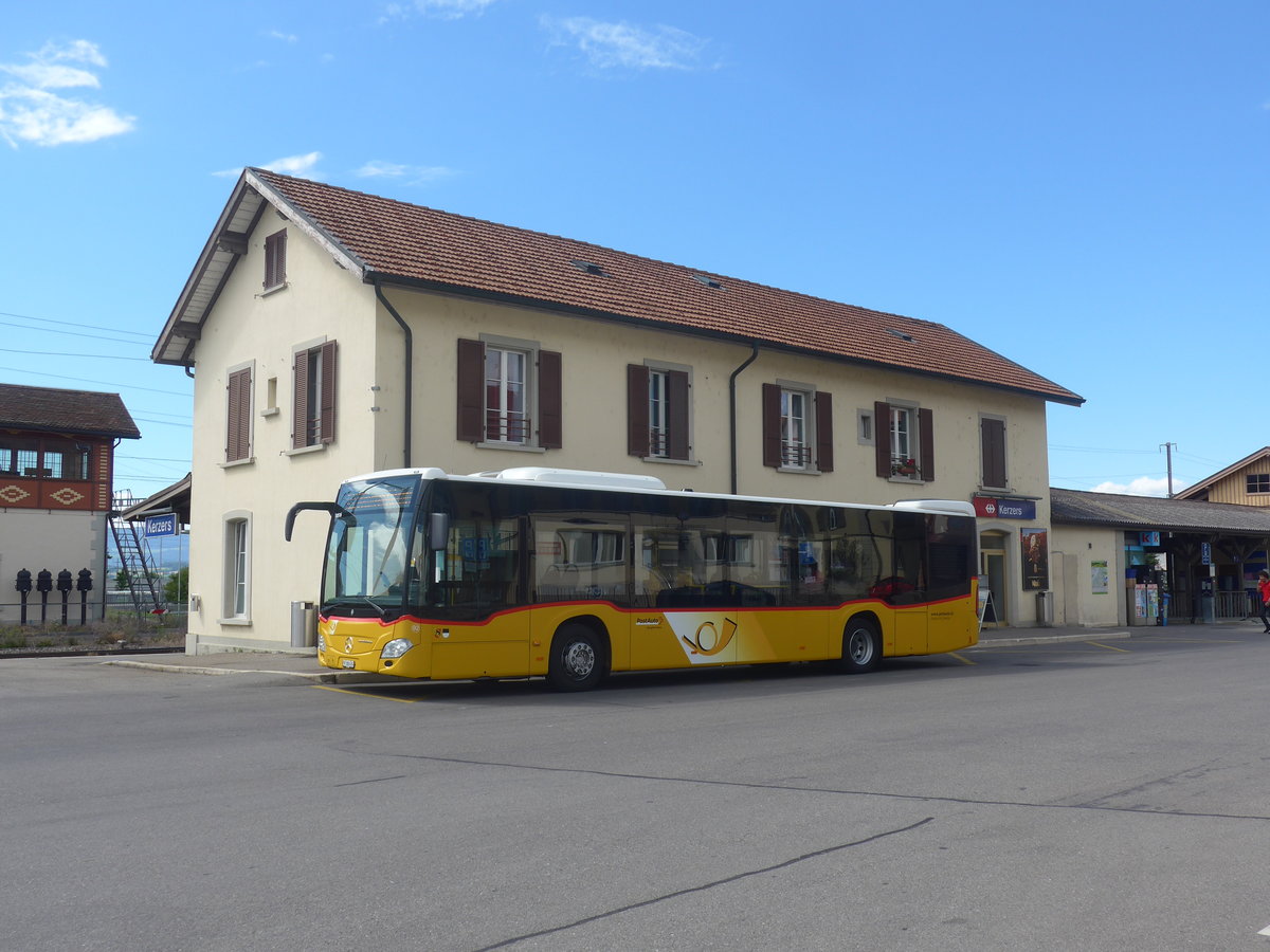 (218'576) - Wieland, Murten - Nr. 92/FR 300'634 - Mercedes am 6. Juli 2020 beim Bahnhof Kerzers