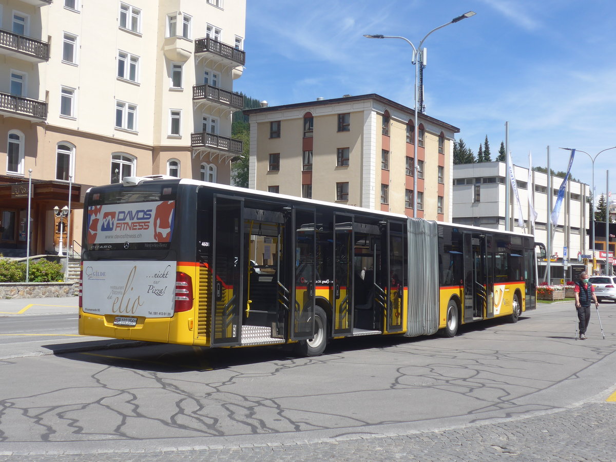 (218'898) - PostAuto Graubnden - GR 102'356 - Mercedes am 20. Juli 2020 beim Bahnhof Davos Dorf