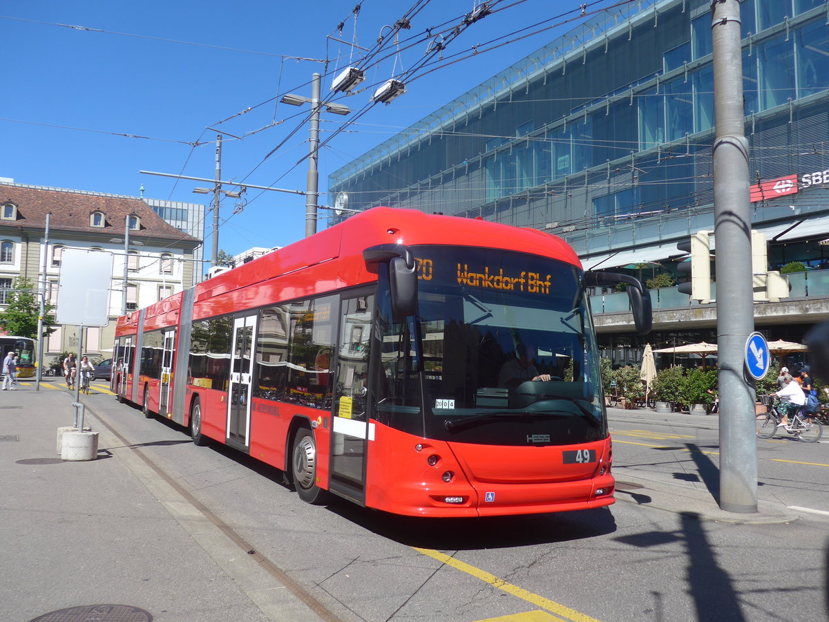 (219'186) - Bernmobil, Bern - Nr. 49 - Hess/Hess Doppelgelenktrolleybus am 27. Juli 2020 beim Bahnhof Bern