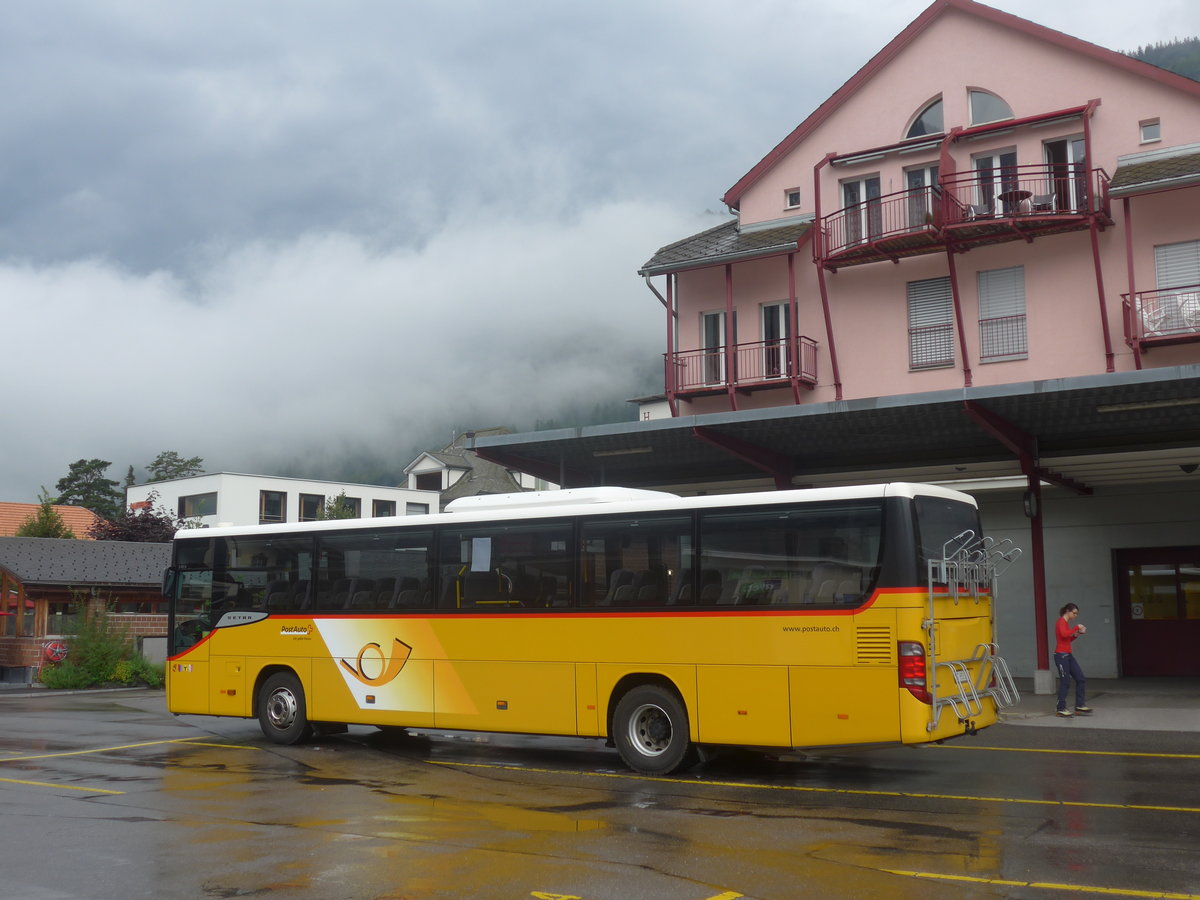 (219'866) - PostAuto Bern - Nr. 70/BE 653'387 - Setra am 22. August 2020 in Meiringen, Postautostation