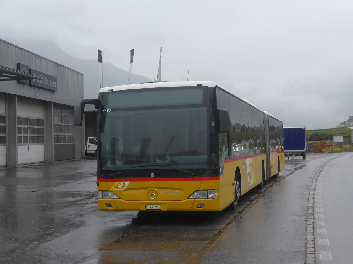 (220'252) - PostAuto Wallis - Nr. 10/VS 241'995 - Mercedes am 30. August 2020 in Leytron, Garage Buchard