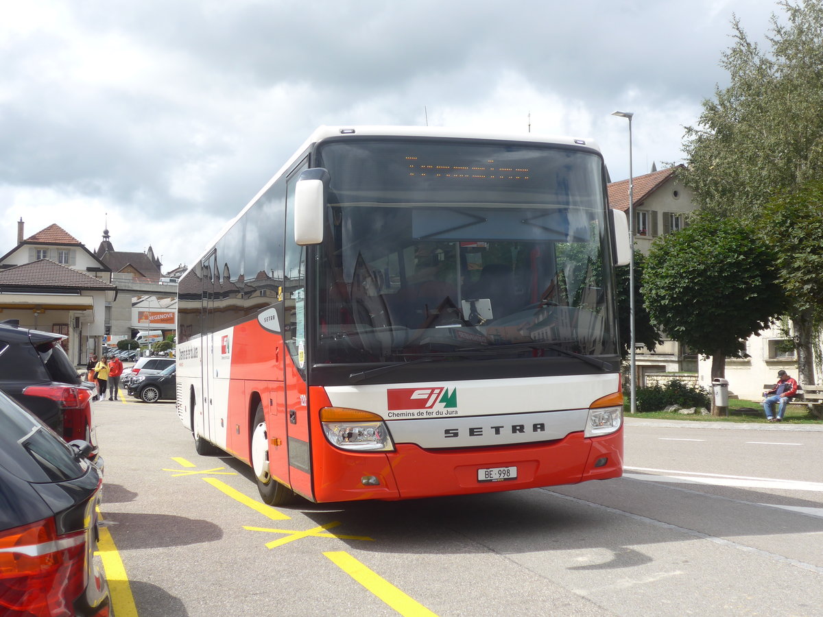 (220'400) - CJ Tramelan - Nr. 120/BE 998 - Setra am 31. August 2020 beim Bahnhof Tramelan