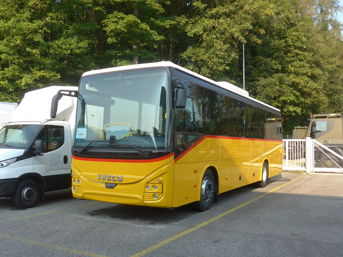 (220'713) - PostAuto - Iveco am 13. September 2020 in Hendschiken, Iveco