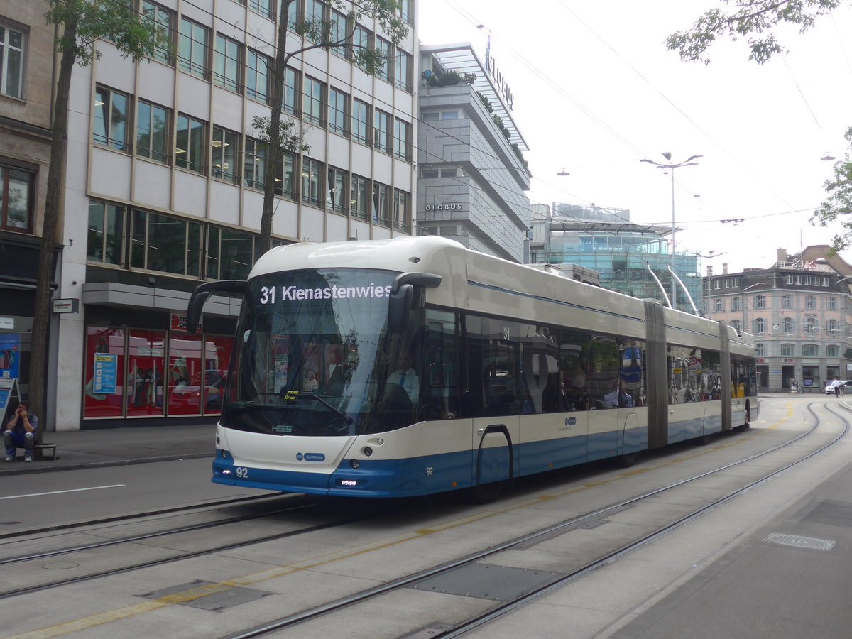 (220'962) - VBZ Zrich - Nr. 92 - Hess/Hess Doppelgelenktrolleybus am 22. September 2020 in Zrich, Lwenstrasse